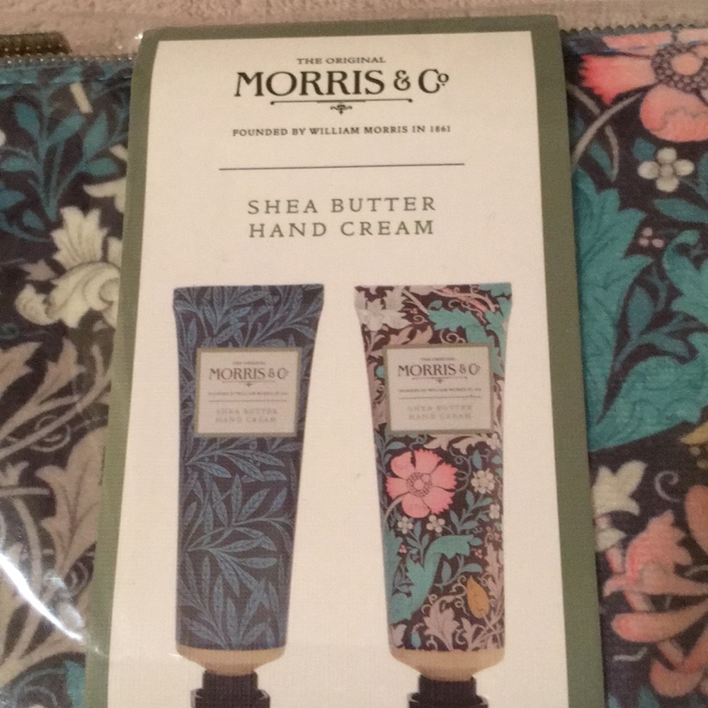Morris & Co Shea Hand Creams and cosmetic bag NWT - Picture 2 of 8